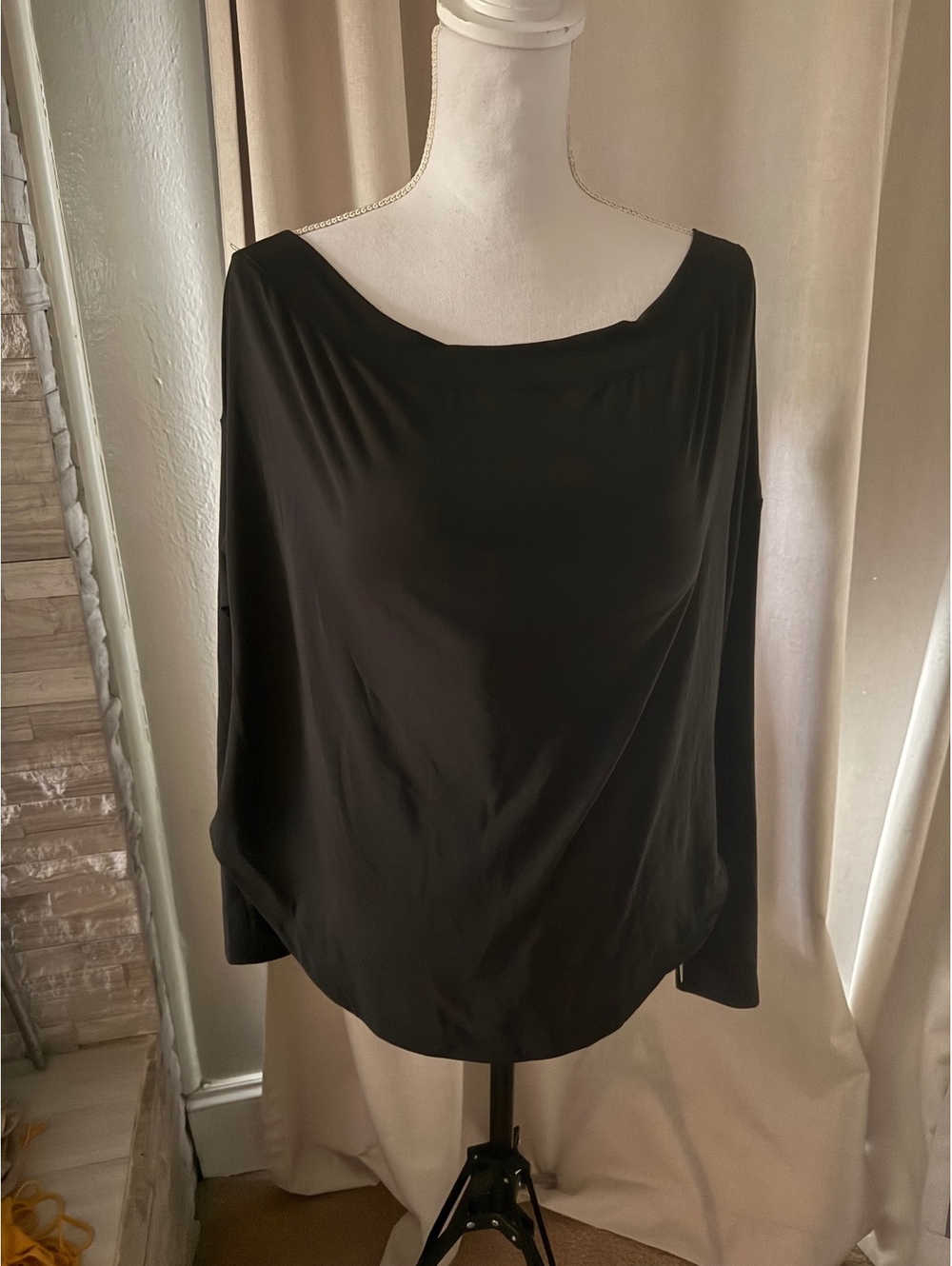 Halara Black Draped Long Sleeve Top Size Medium NWT